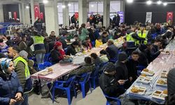 Mardin'de Ramazan bereketi iftar sofrasında paylaşıldı