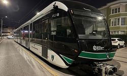 9. tramvay raylara indi, son araç yolda