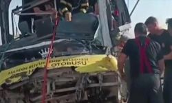 Mardin’de feci kaza: Halk otobüsü ile tır çarpıştı, 1 can kaybı