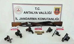 Antalya’da silah ve kaçak tütün operasyonu: Serik ve Kepez’de yakalandılar!