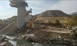 Diyarbakır’da köprü inşaatında iskele çöktü: 3 işçi hayatını kaybetti, 2 yaralı