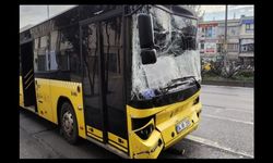 İstanbul Fatih’te 3 İETT otobüsü çarpıştı