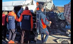 Kayseri’de okul servisi tırla çarpıştı: 1 ölü, 7 yaralı