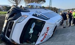 Öğrencileri taşıyan minibüs devrildi: 8 yaralı