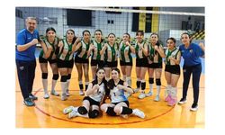 Artvin’de genç kızlar voleybolunun şampiyonu Artvinspor