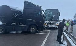 Erzurum’da zincirleme kaza: 5 yolcu yaralandı