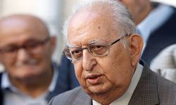 Hüsamettin Cindoruk hayatını kaybetti