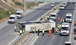 Afyonkarahisar Karayolunda Yolcu Otobüsü Devrildi: 31 Yaralı