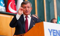 Gelecek Partisi Kapanıyor: Ahmet Davutoğlu Siyasetten Çekilme Kararını Açıkladı
