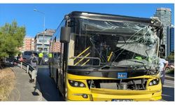 Beşiktaş’ta Özel Halk Otobüsü İş Makinesine Çarptı: 5 Yaralı