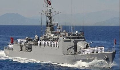 Türk savaş gemileri KKTC’de ziyarete açıldı!