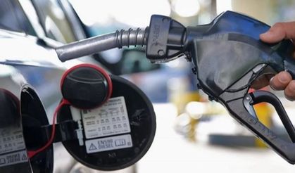 Benzin ve motorin 2 liranın üzerinde zamlandı