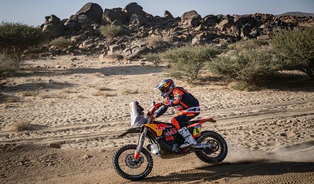 Dakar Rallisinde motosiklet kategorisinde büyük başarı