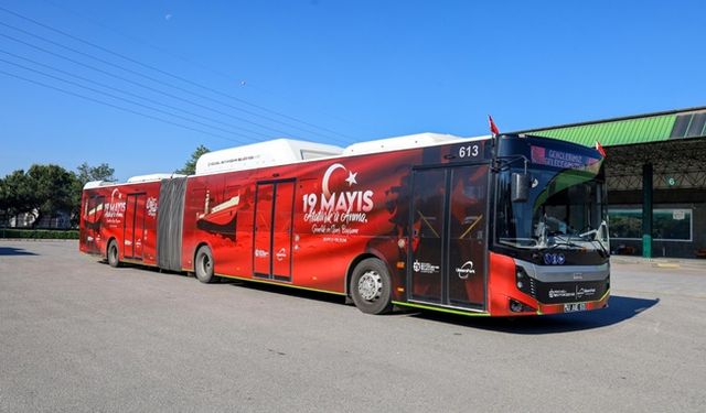 Kocaeli'de otobüs ve tramvaylar 19 Mayıs'a özel giydirildi