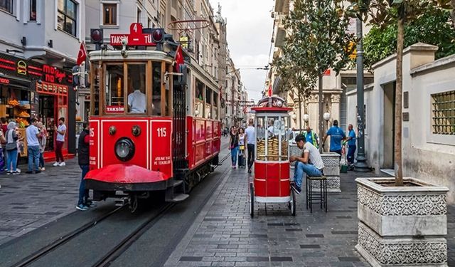 İstanbul’da kamusal alanda yüksek sesle müzik dinleyenlere para cezası