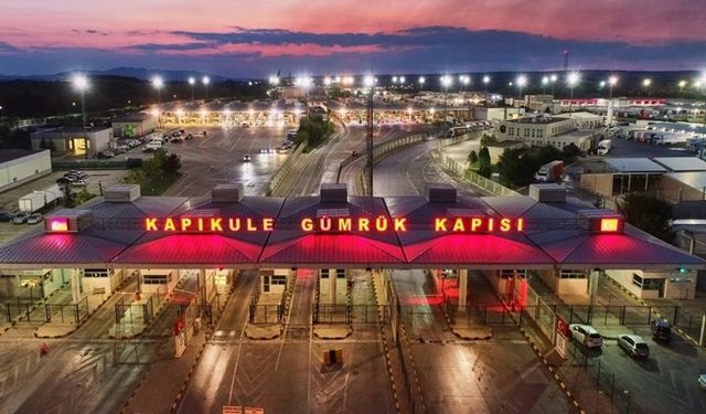 Kapıkule'de uyuşturucu operasyonunda 212 kilo esrar ele geçirildi