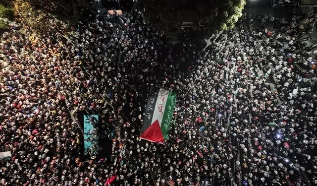 İstanbul’da “Gazze’ye Umut Işığı Ol” yürüyüşüne yoğun ilgi
