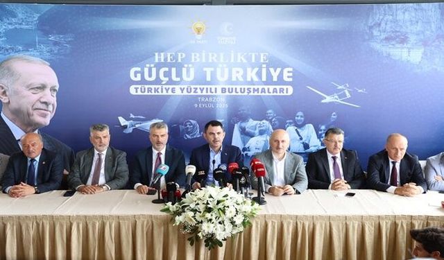 Bakan Kurum, Trabzon’da Türkiye Yüzyılı Buluşmaları’na Katıldı