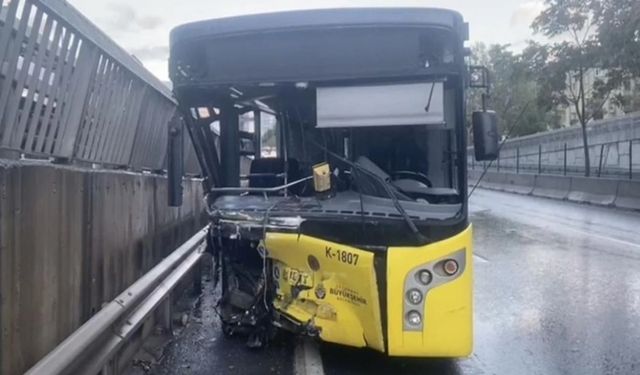Kadıköy’de alkollü İETT şoförü bariyerlere çarptı: 2 yaralı