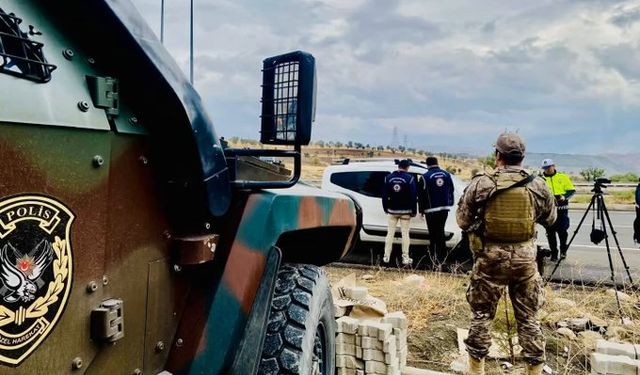 81 İlde Göçmen Kaçakçılarına Eş Zamanlı Operasyon!