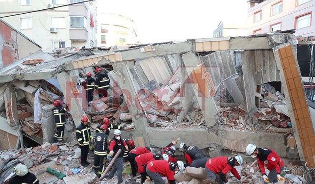 Gebze’de Bina Çöktü: Bilir Ailesine Ulaşmak İçin Zamanla Yarışılıyor