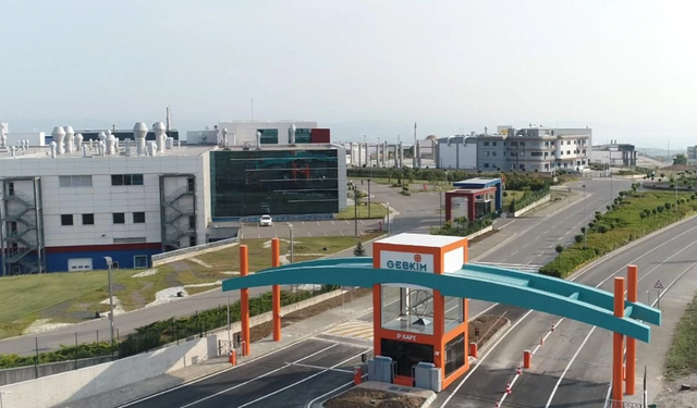 Dilovası’nda Petrokimya Fabrikasında Patlama: 2 İşçi Hayatını Kaybetti