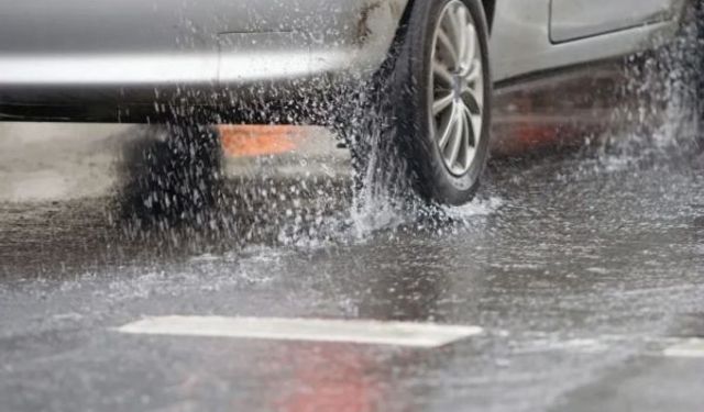 Yağışlı havalarda kaza riskini azaltacak güvenli sürüş önerileri