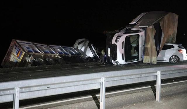 Diyarbakır’da zincirleme kazada 4 kişi öldü, 13 kişi yaralandı!