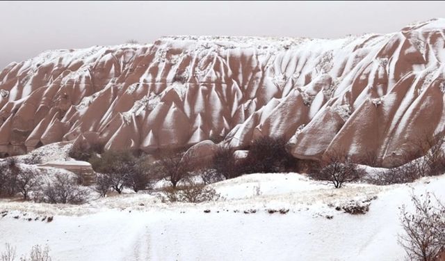 Mevsimin ilk karı peribacalarına düştü