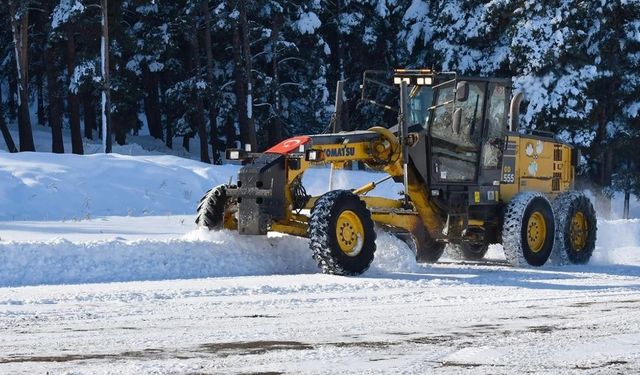 Gaziantep Büyükşehir’den ilçelerde karla mücadele seferberliği