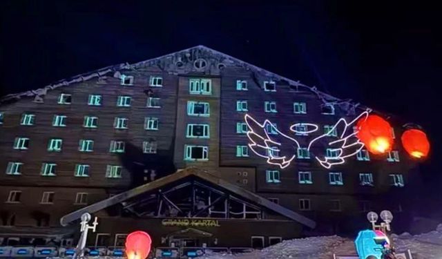 Kartalkaya faciasında yaşamını yitirenler otel önünde anıldı