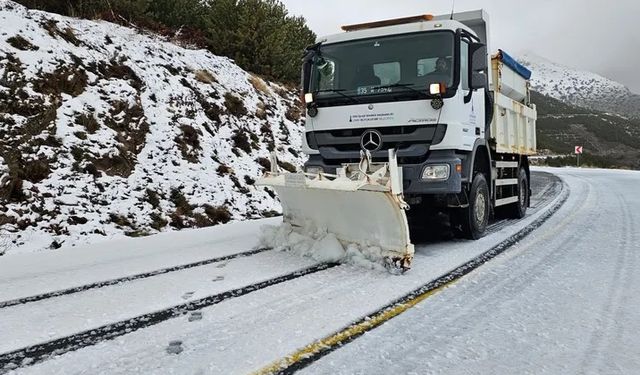 İzmir’in 6 ilçesinde karla mücadele