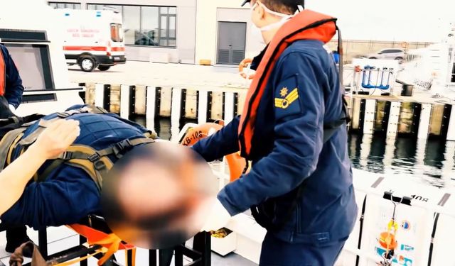 Sakarya Açıklarında Gemide Fenalaşan Vatandaş İçin Sahil Güvenlik Seferber Oldu