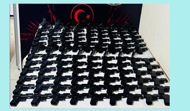 İzmir'de Güvercin kümesinden cephanelik çıktı