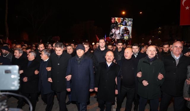 Adıyaman’da “Sessiz Yürüyüş”: Asrın Felaketi’nin 3. Yılında Binler Deprem Şehitleri İçin Buluştu