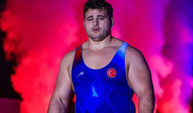 Milli Güreşçi Rıza Kayaalp’ten  Altın Madalya