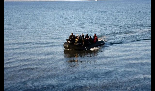 İzmir açıklarında göçmen botu battı: 3 ölü, 4 kayıp