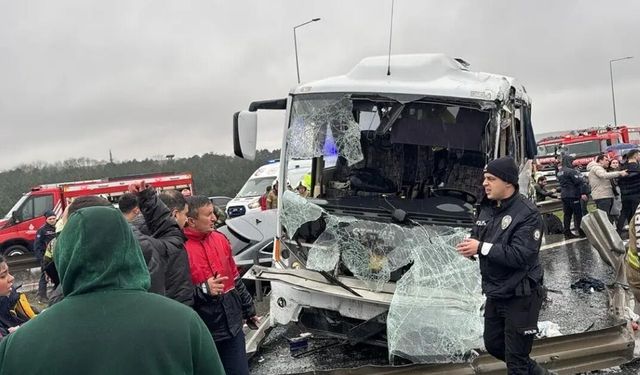 Başakşehir’de Polis Servisi Kaza Yaptı: 30 Yaralı