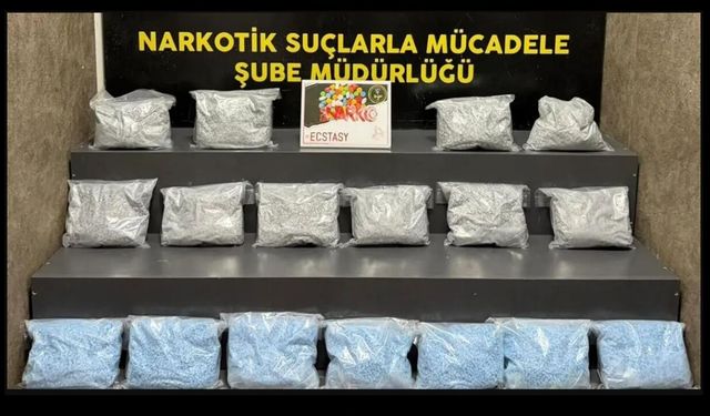 İzmir’de uyuşturucu operasyonu: 101 bin hap ele geçirildi