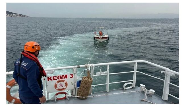 Küçükyalı açıklarında sürüklenen tekne kurtarıldı