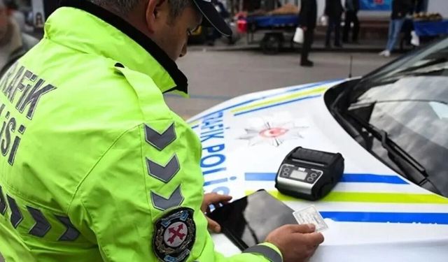 Ehliyeti 2041’e Kadar Alınan Sürücü Direksiyon Başında Yakalandı: 350 Bin TL Ceza