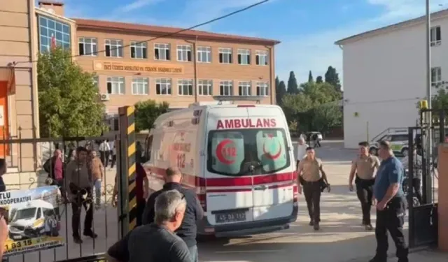 Manisa’da Okul Önünde Silahlı Saldırıda 8 Öğrenci Yaralandı