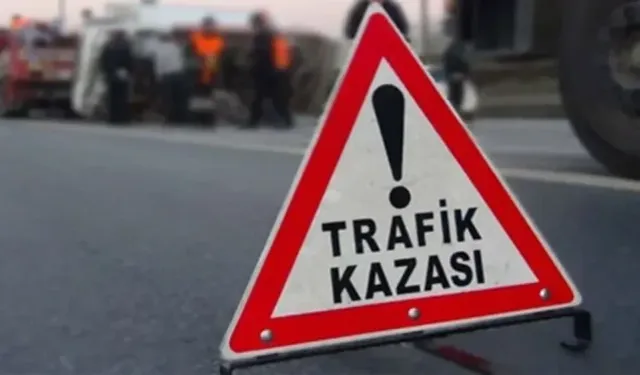 Afyonkarahisar’da iki otomobil çarpıştı: 4 kişi hayatını kaybetti