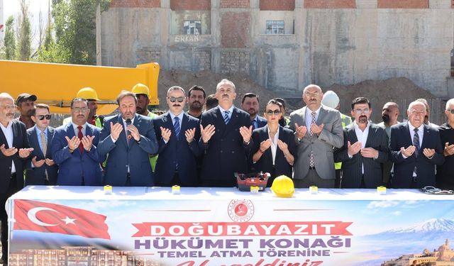 Doğubayazıt Yeni Hükümet Konağının Temeli Dualarla Atıldı