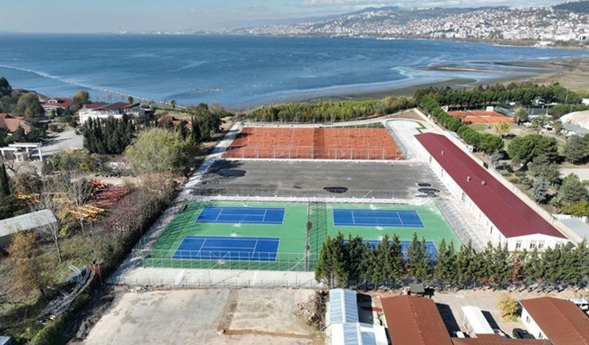 Büyükşehir’in İzmit Tenis Merkezinde sona doğru