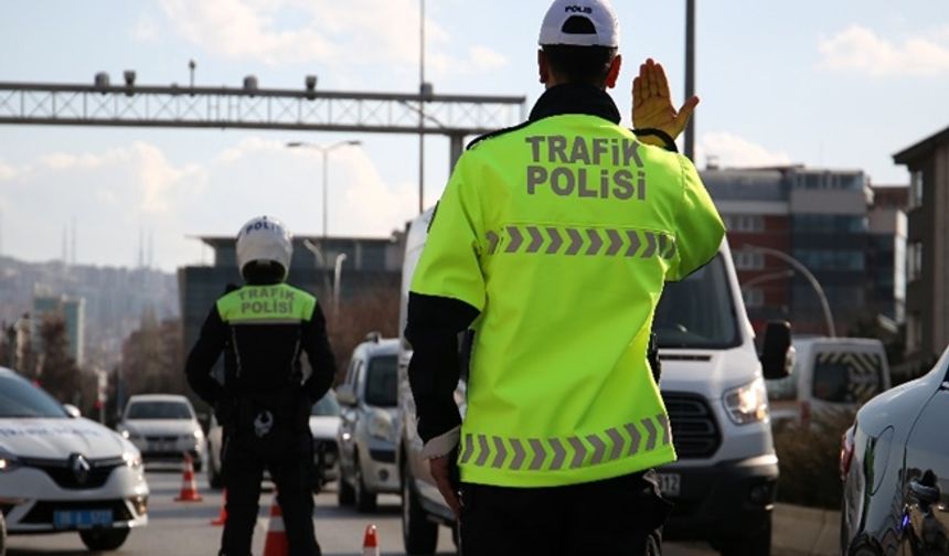 Trafikte yüz binlerce araç denetime takılıyor!