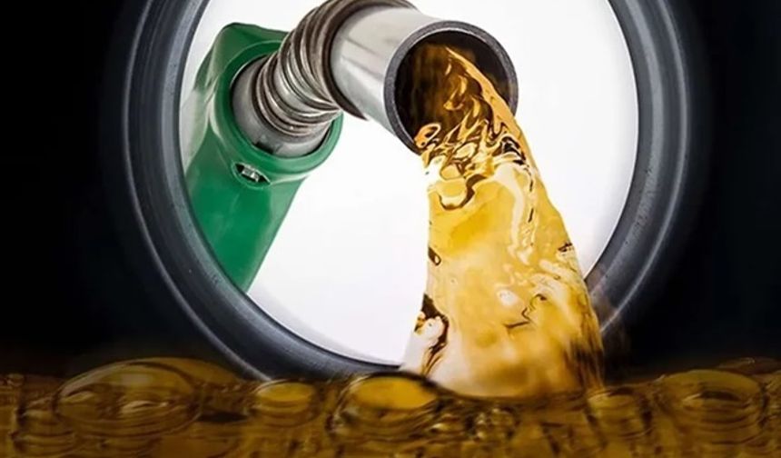 Benzin fiyatlarına 1,50 TL zam! Motorin yolda