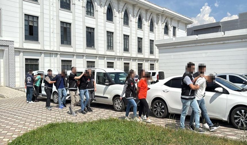 İzmit'te Silahlı Saldırı: 4 Kişi Tutuklandı, 1 Kişi Ağır Yaralı