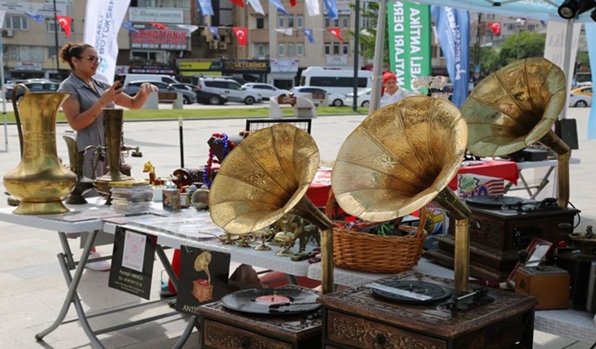 Kocaeli’nde antika ve nostalji rüzgarı esti