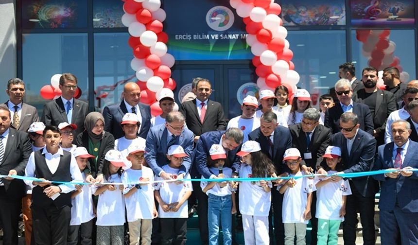 Milli Eğitim Bakanı Tekin Erciş İlçesinde BİLSEM Açılışını Yaptı